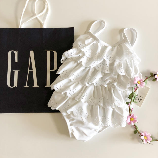 babyGAP(ベビーギャップ)の新品♡baby gap♡水着♡白/ラルフローレン ユニクロ ザラベビー 他 キッズ/ベビー/マタニティのキッズ服女の子用(90cm~)(水着)の商品写真