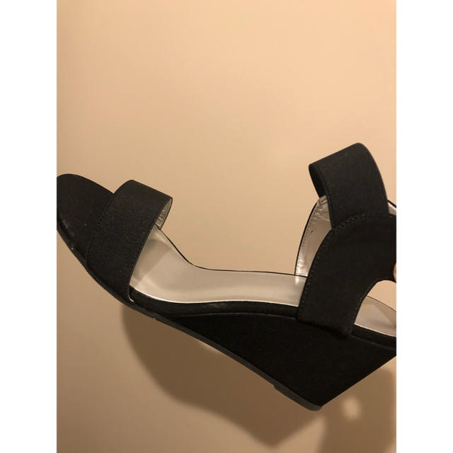 黒　ストラップ　サンダル レディースの靴/シューズ(サンダル)の商品写真