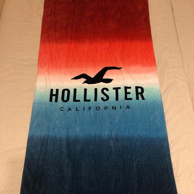 Hollister(ホリスター)のHOLLISTER アメリカ限定🇺🇸 ビーチタオル 新品未使用 インテリア/住まい/日用品の日用品/生活雑貨/旅行(タオル/バス用品)の商品写真