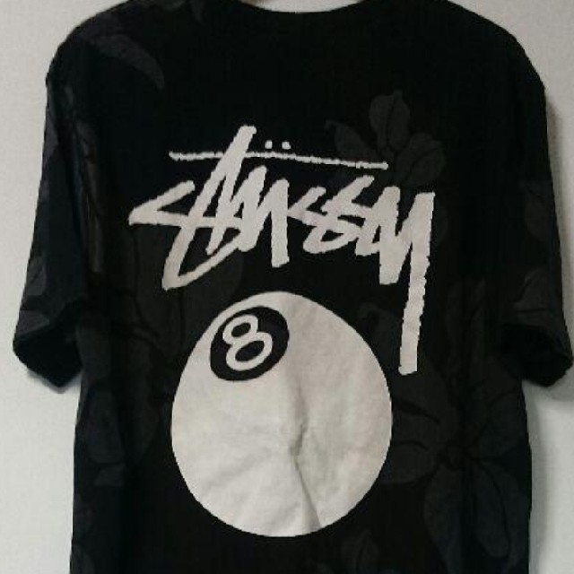 STUSSY(ステューシー)のSTUSSY　花柄　Tシャツ　8ボール メンズのトップス(Tシャツ/カットソー(半袖/袖なし))の商品写真