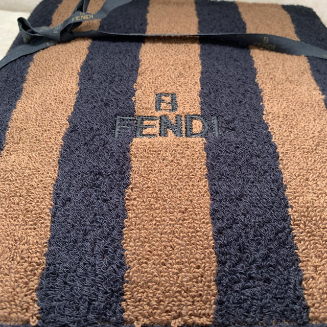 FENDI(フェンディ)のFENDI バスタオル インテリア/住まい/日用品の日用品/生活雑貨/旅行(タオル/バス用品)の商品写真