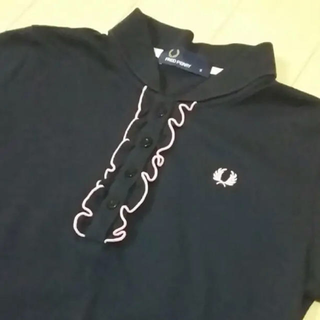 FRED PERRY(フレッドペリー)の美品☆フレッドペリー フリル付きポロシャツ☆ レディースのトップス(ポロシャツ)の商品写真