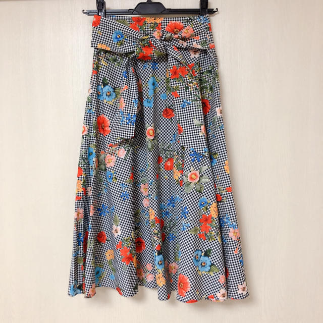 ZARA(ザラ)のZARA 花柄 チェック スカート ❤︎ レディースのスカート(ひざ丈スカート)の商品写真