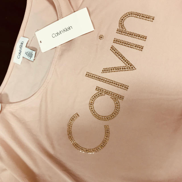 Calvin Klein(カルバンクライン)の新品タグ付きカルバンクラインTシャツ レディースのトップス(Tシャツ(半袖/袖なし))の商品写真