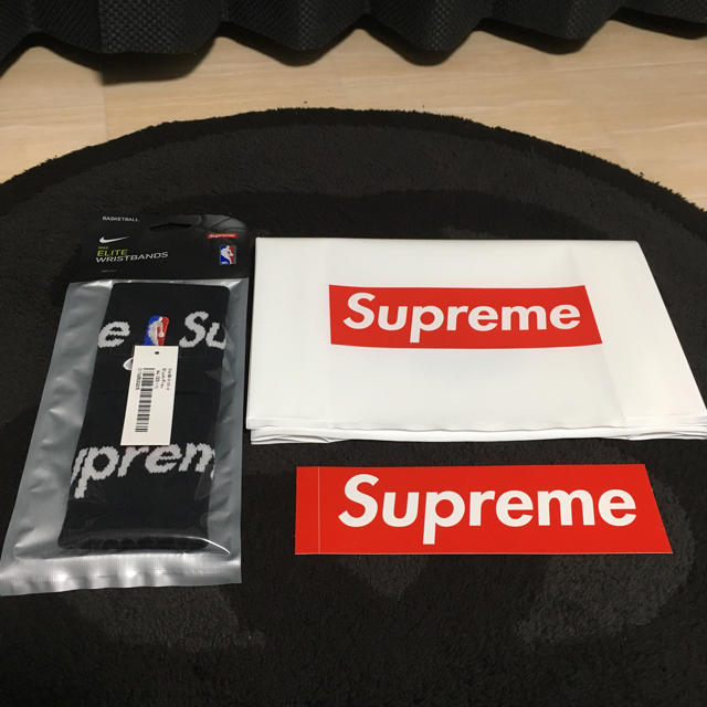 Supreme(シュプリーム)のSupreme NIKE NBA Wristbands 1個 メンズのアクセサリー(バングル/リストバンド)の商品写真