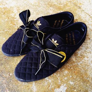 アディダス(adidas)のadidas 黒スニーカー(スニーカー)