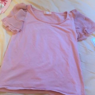 フェルゥ(Feroux)のピンクで肩がフリルでかわいい♡(Tシャツ(半袖/袖なし))