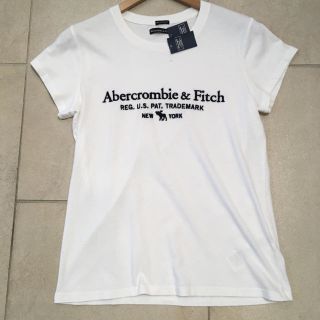 アバクロンビーアンドフィッチ(Abercrombie&Fitch)のAbercrombie&Fitch アバクロ ロゴ刺繍半袖Tシャツ新品送料込み(Tシャツ(半袖/袖なし))