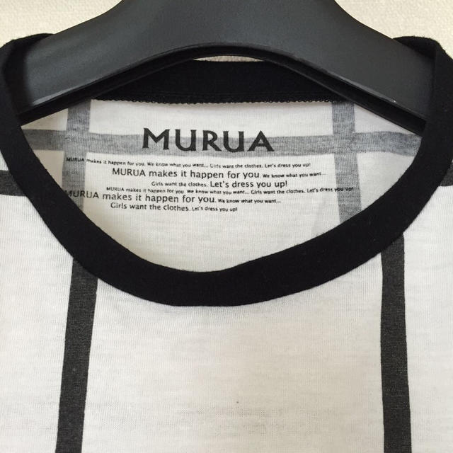 MURUA(ムルーア)のMURUA ショート丈 Tシャツ レディースのトップス(Tシャツ(半袖/袖なし))の商品写真