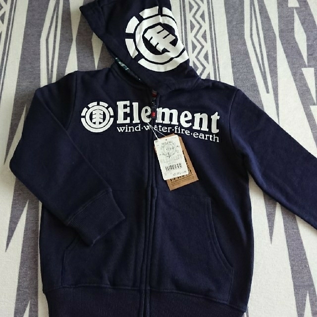 ELEMENT(エレメント)のエレメント  紺ロゴパーカー 新品☆ たぐつき キッズ/ベビー/マタニティのキッズ服男の子用(90cm~)(ジャケット/上着)の商品写真