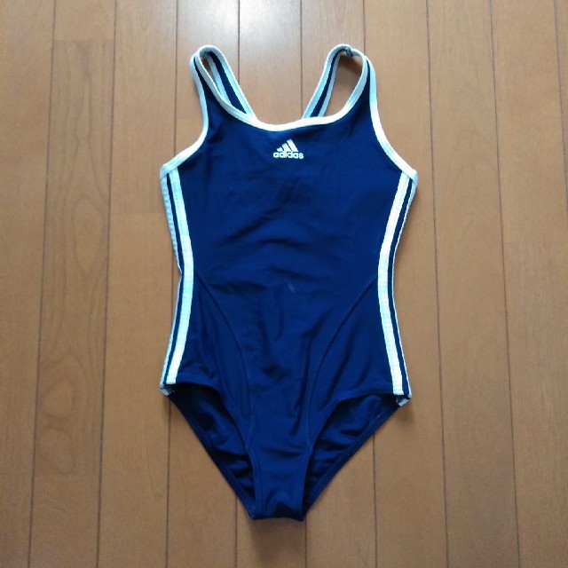 adidas(アディダス)のアディダス　スクール水着　サイズ140 キッズ/ベビー/マタニティのキッズ服女の子用(90cm~)(水着)の商品写真