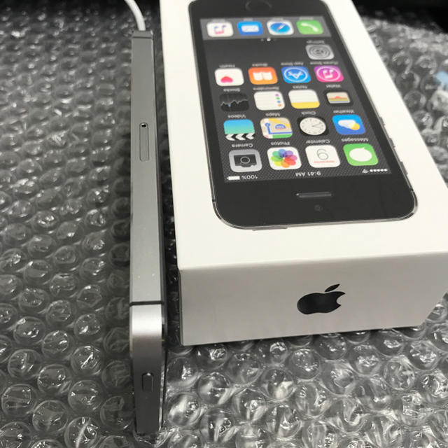 iPhone(アイフォーン)の美品 iphone 5s スペースグレー 16GB docomo スマホ/家電/カメラのスマートフォン/携帯電話(スマートフォン本体)の商品写真