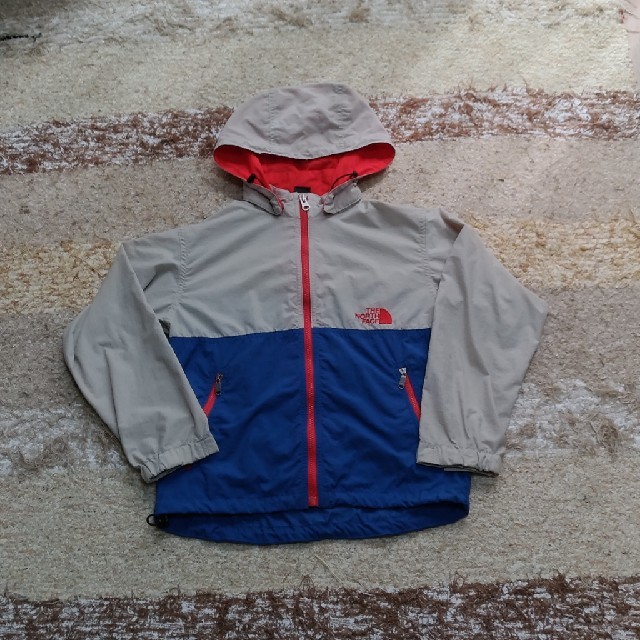 THE NORTH FACE(ザノースフェイス)の週末セール美品☆ノースフェイス130センチ キッズ/ベビー/マタニティのキッズ服男の子用(90cm~)(ジャケット/上着)の商品写真