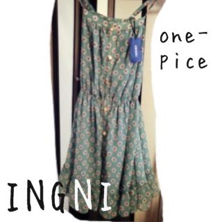 イング(INGNI)のINGNI//新品タグ付.花柄ワンピース(ミニワンピース)