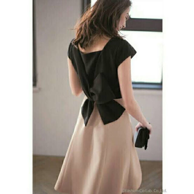 JUSGLITTY - 新品、タグ付き  配色バックリボンワンピース  ドレス