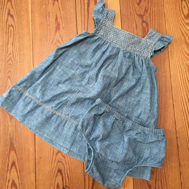 babyGAP(ベビーギャップ)のbaby Gap☆80cm デニムワンピース キッズ/ベビー/マタニティのベビー服(~85cm)(ワンピース)の商品写真