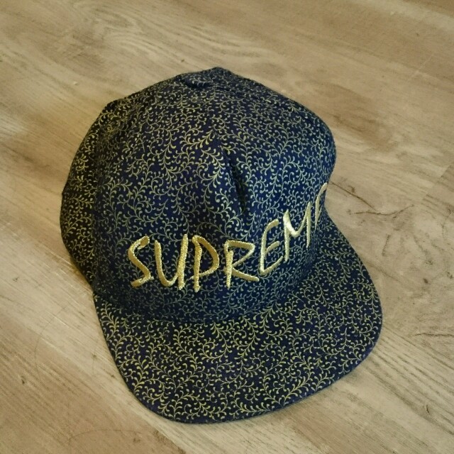 Supreme(シュプリーム)のsupreme ロゴキャップ メンズの帽子(キャップ)の商品写真