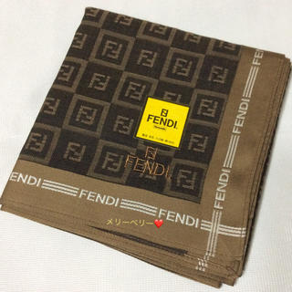 フェンディ(FENDI)の【新品】💖フェンディ ハンカチ❤︎やや厚手の生地です(ハンカチ)