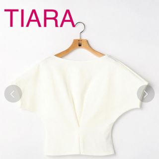 ティアラ(tiara)のTIARA ポンチカットソー2way(カットソー(半袖/袖なし))