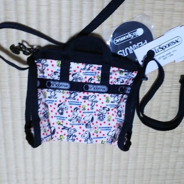 LeSportsac(レスポートサック)の新品、未使用 LeSportsacスヌーピー レディースのバッグ(ショルダーバッグ)の商品写真