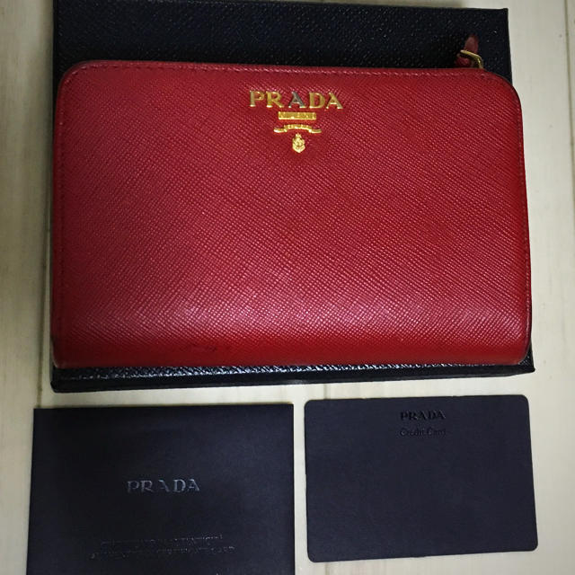 PRADA 財布