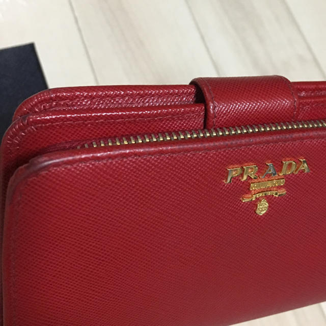 PRADA 財布