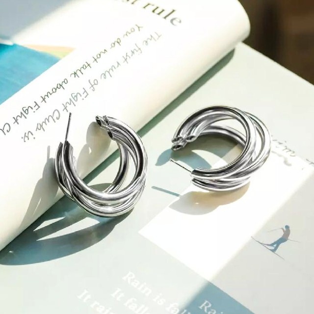 ◇インポートピアス◇再入荷SALE◇3連ワイドメタルフープピアス