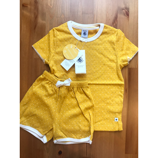 PETIT BATEAU(プチバトー)の☆SALE☆プチバトーポケッタブルプリント半袖パジャマ キッズ/ベビー/マタニティのキッズ服女の子用(90cm~)(パジャマ)の商品写真