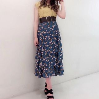 セシルマクビー(CECIL McBEE)の【美品】花柄ティアードスカート(ロングスカート)