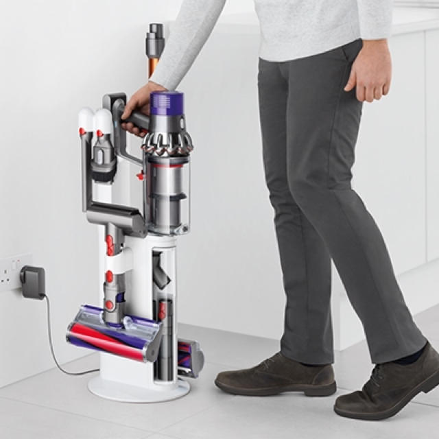 Dyson(ダイソン)の【☆ローズ☆様専用】【未使用】ダイソン v10 フロアドック スマホ/家電/カメラの生活家電(掃除機)の商品写真