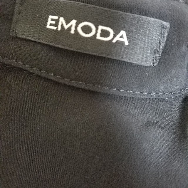 EMODA(エモダ)の専用ページです。3点おまとめEMODA レディースのトップス(シャツ/ブラウス(半袖/袖なし))の商品写真