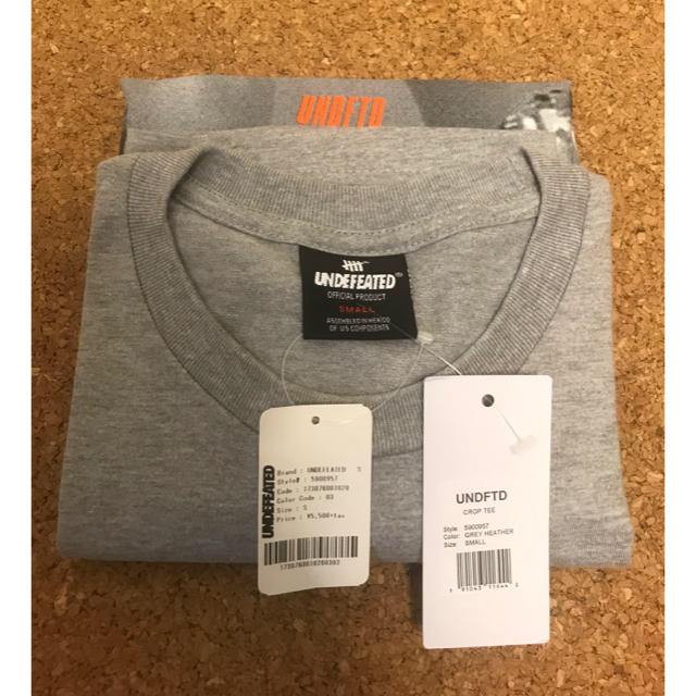 UNDEFEATED(アンディフィーテッド)のUNDEFEATED  CROP TEE S size メンズのトップス(Tシャツ/カットソー(半袖/袖なし))の商品写真