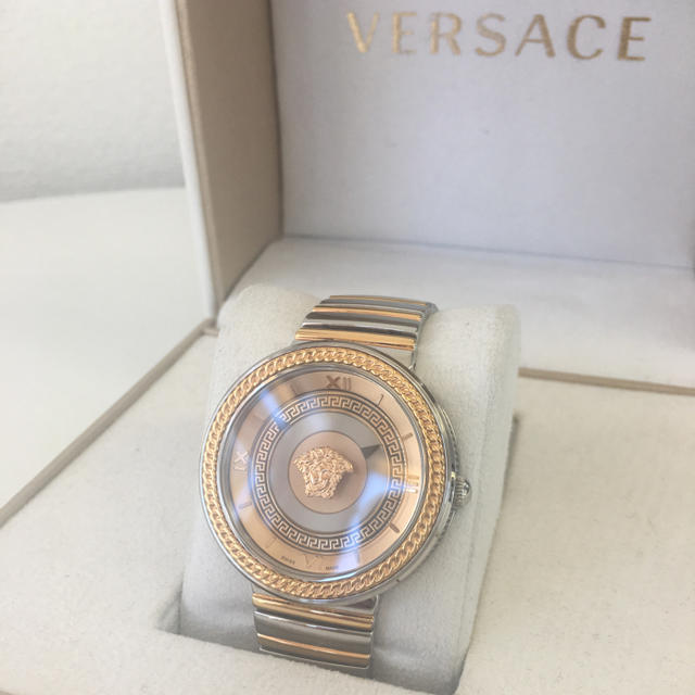 VERSACE(ヴェルサーチ)の☆美品☆VERSACE ベルサーチ VLC080014 腕時計☆正規品☆ レディースのファッション小物(腕時計)の商品写真