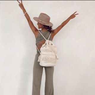 アリシアスタン(ALEXIA STAM)のFringe Tassel Woven Drawstring Bag Ivory(リュック/バックパック)