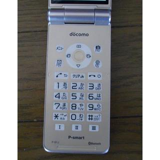 エヌティティドコモ(NTTdocomo)のドコモ携帯　P-Smart携帯　P-01ゴールド(携帯電話本体)