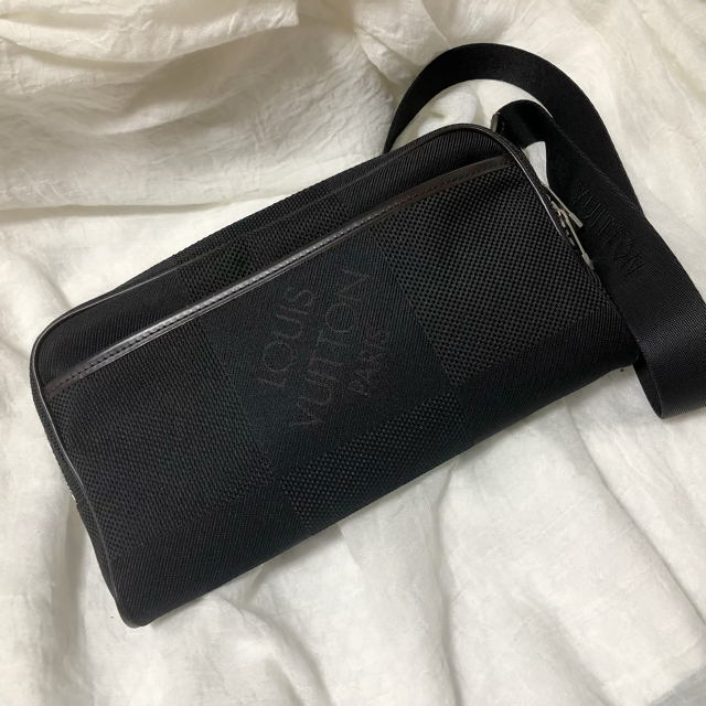 LOUIS VUITTON ダミエ ジェアン アクロバット ボディバッグ