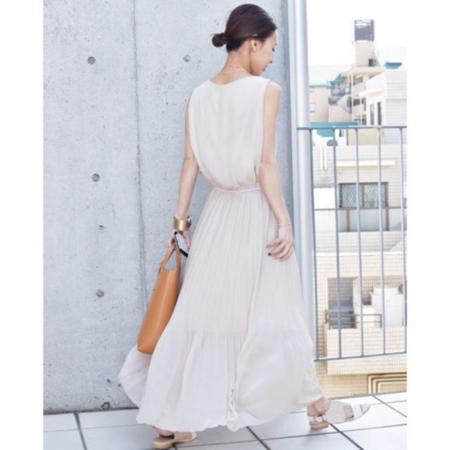 Ameri VINTAGE(アメリヴィンテージ)のameri shirring chiffon dress レディースのワンピース(ロングワンピース/マキシワンピース)の商品写真