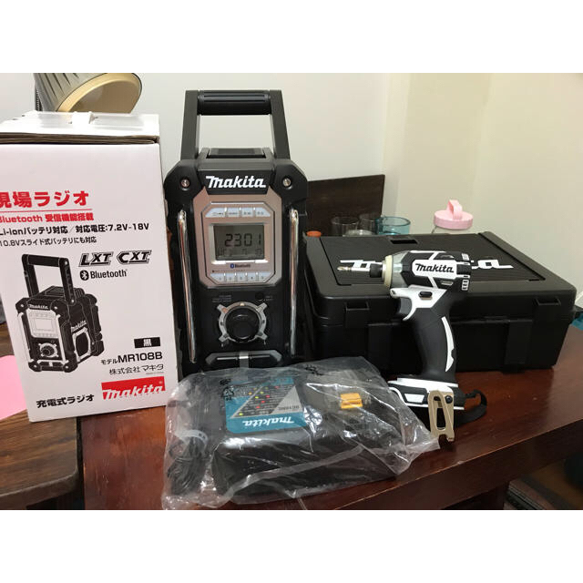 Makita(マキタ)の■MASA様専用マキタ MR108B&TD148(W) 美品 USED 送料込■ スマホ/家電/カメラのオーディオ機器(ラジオ)の商品写真