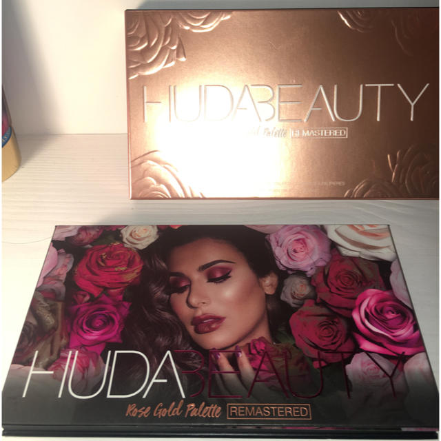 本物 HUDA BEAUTY アイシャドウパレット ROSE GOLD