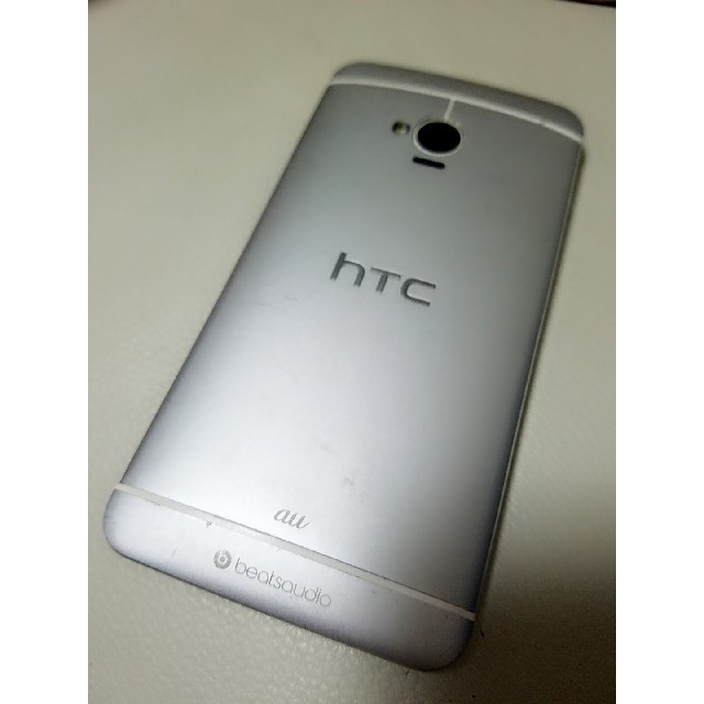 au HTC  美品 スマホ/家電/カメラのスマートフォン/携帯電話(スマートフォン本体)の商品写真