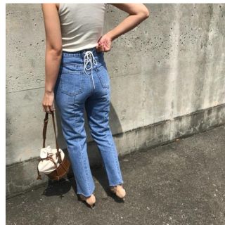 トゥデイフル(TODAYFUL)のmite back silhouette denim サイズ M(デニム/ジーンズ)