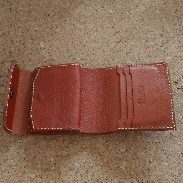 【新品未使用】二つ折り 皮財布 メンズのファッション小物(折り財布)の商品写真