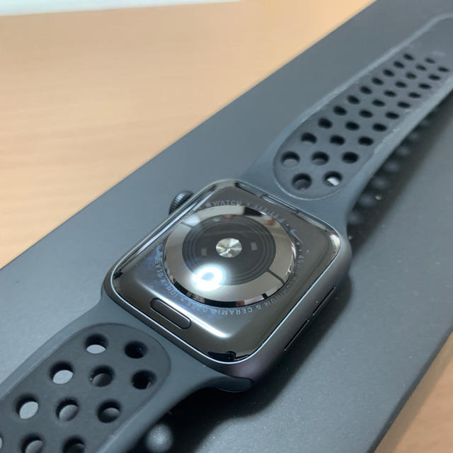 Apple Watch(アップルウォッチ)の【米国版】Apple Watch Nike+ Series 4 40mm/GPS メンズの時計(腕時計(デジタル))の商品写真