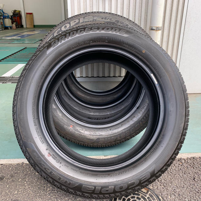 BRIDGESTONE(ブリヂストン)のブリヂストンタイヤ 235/55R18 バリ溝 自動車/バイクの自動車(タイヤ)の商品写真