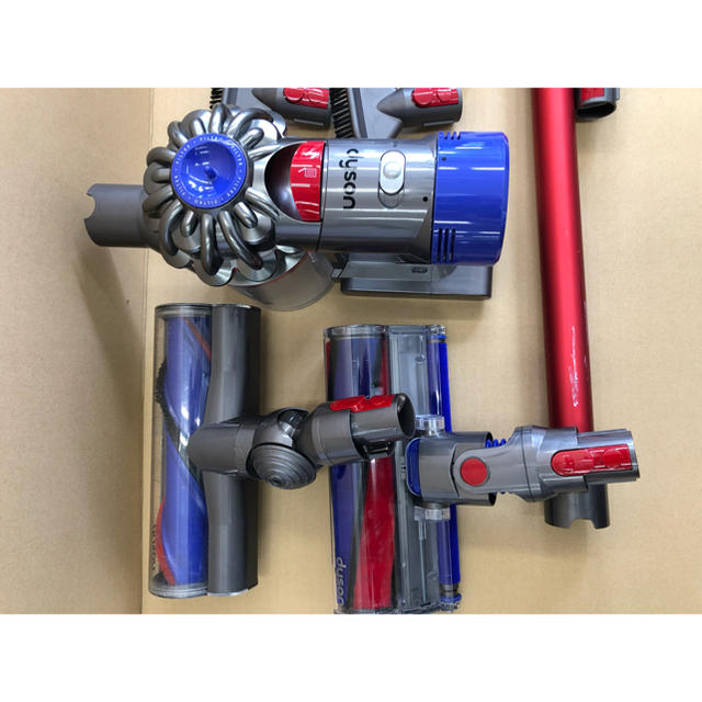 Dyson - ダイソンコードレスクリーナーSV10 V8 パーツ多数 掃除機の通販 by ryuukibaby's shop｜ダイソンならラクマ