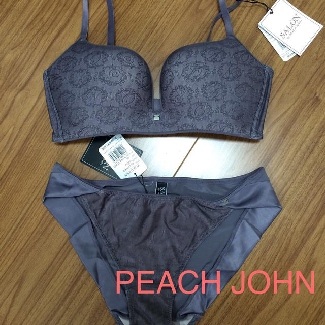 PEACH JOHN(ピーチジョン)のPJイニシャルノンワイヤーブラセット レディースのレディース その他(セット/コーデ)の商品写真