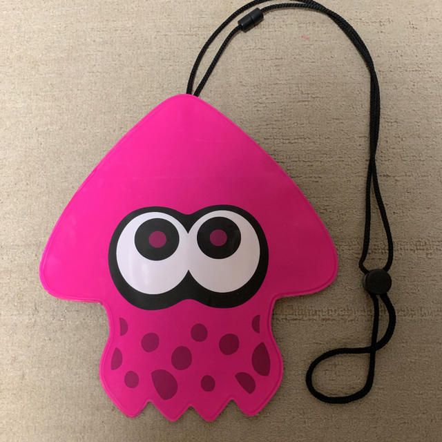 スプラトゥーン スマホや小銭入れ 防水 イカ エンタメ/ホビーのおもちゃ/ぬいぐるみ(キャラクターグッズ)の商品写真