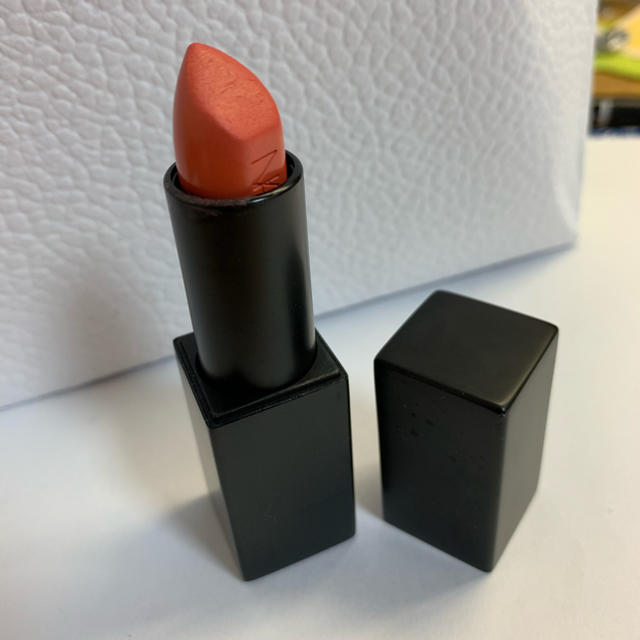 NARS(ナーズ)のNARS オーデイシャスリップスティック 9465 コスメ/美容のベースメイク/化粧品(口紅)の商品写真