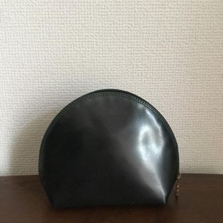 ロエベ(LOEWE)のロエベ グリーンポーチ  エナメル (ポーチ)