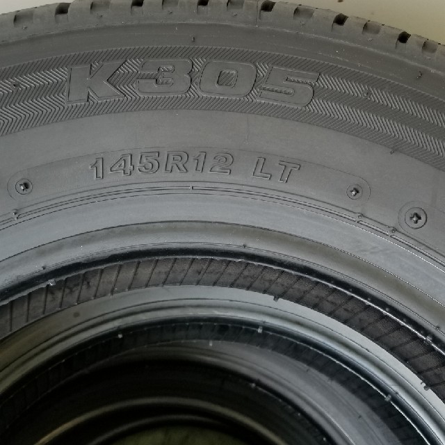 BRIDGESTONE(ブリヂストン)のBRIDGESTONE　K305 145R12 6PR 4本1セット新品未使用 自動車/バイクの自動車(タイヤ)の商品写真